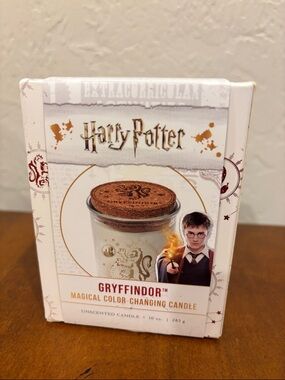 Harry Potter Gryffindor Magical Color-Changing Candle - White & Gold